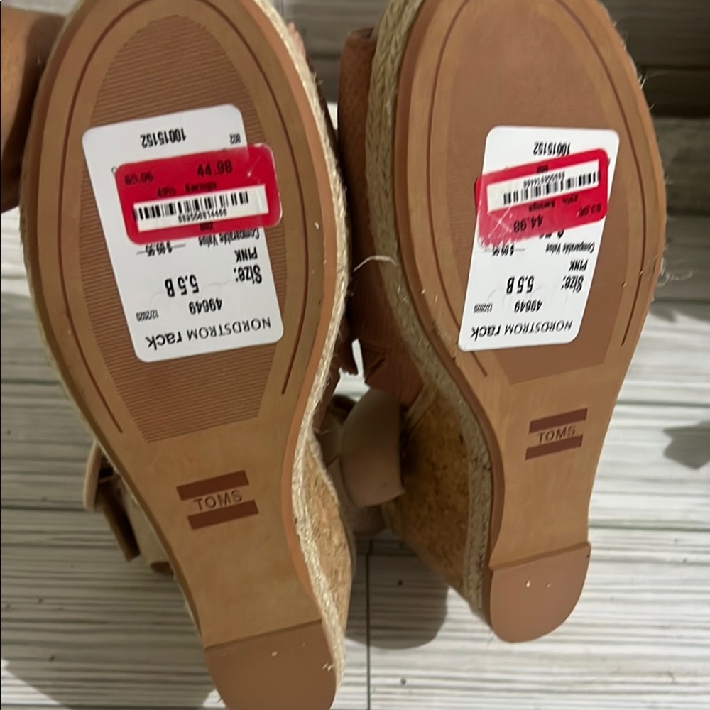 Toms Pink Sandals with Chunky Sole and Ankle Strap - Picture 4 of 4